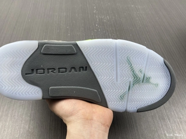 Kicktheory Green 5 (2022) Retro Bean Jordan DM9014-003 0731